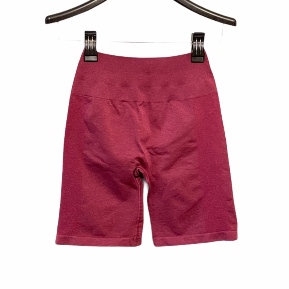 Alphalete Wisteria Amplify Biker Shorts - Picture 2 of 4